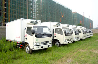 東風(fēng)多利卡4米冷藏車(chē)批量交付，疫苗、海鮮、冷飲專(zhuān)用冷藏車(chē)。