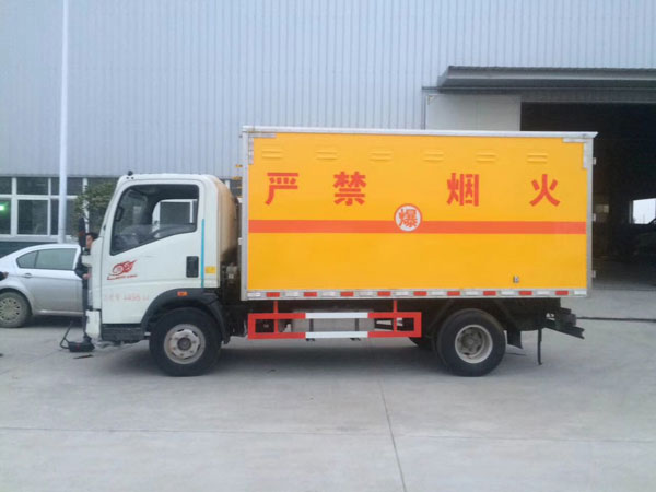 王牌4噸爆破器材運(yùn)輸車(chē)